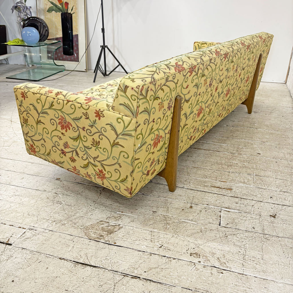 91" Dunbar Bracket Back Sofa