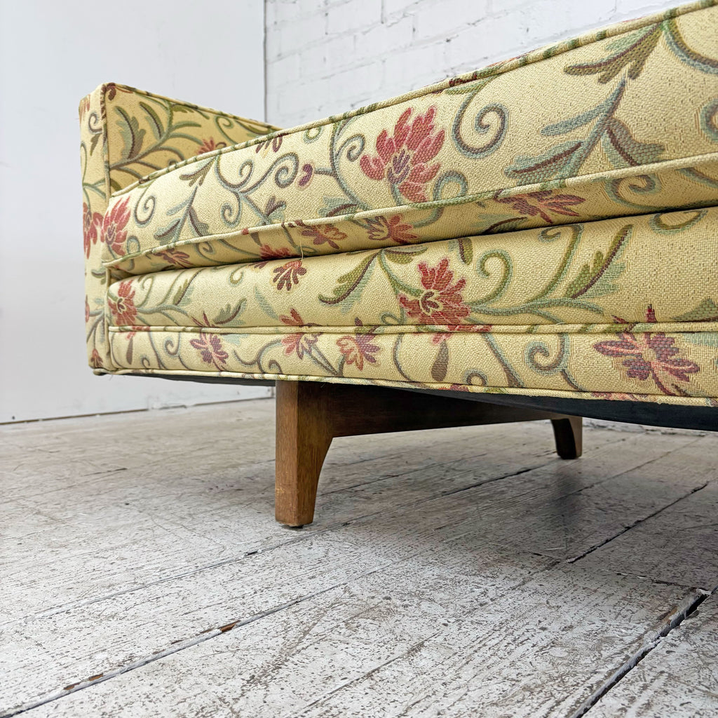 91" Dunbar Bracket Back Sofa