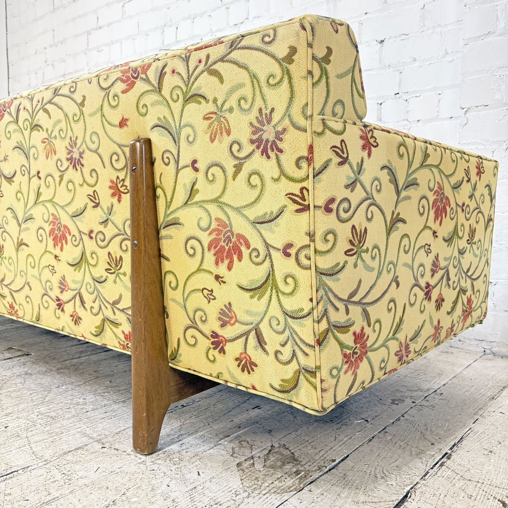 91" Dunbar Bracket Back Sofa